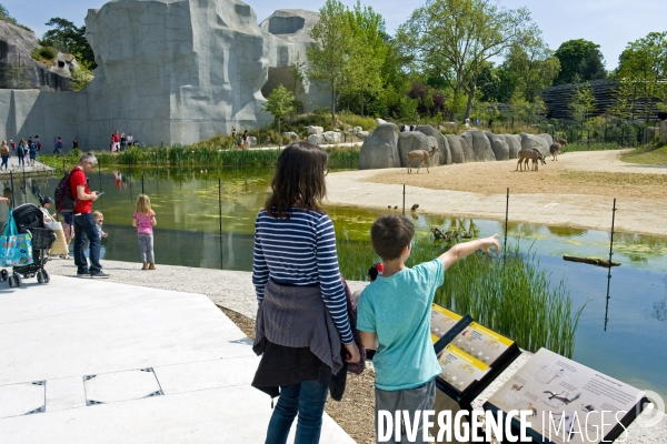 Mai 2016.Visiteurs au  parc zoologique de Vincennes