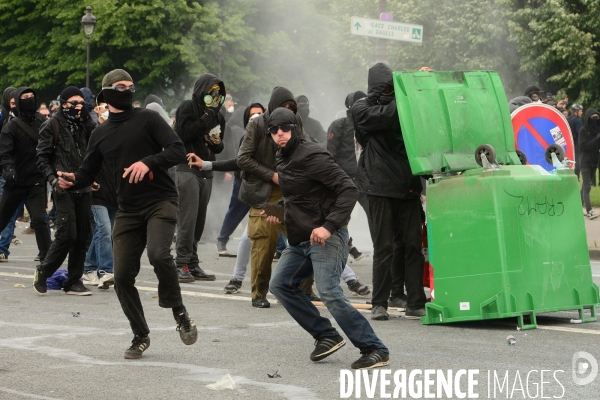Protestation Contre les Réformes du Travail à Paris. Violent Protest Against Labor Reforms in Paris.