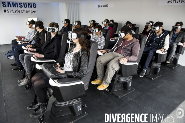 Samsung  Electronics France inaugure à Paris le S7 Life Changer Park, son premier parc d attractions de réalité virtuelle entre les tours de la Bibliothèque François Mitterrand.