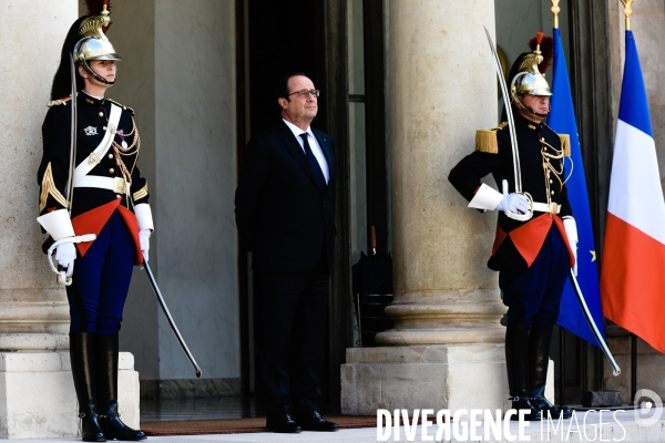 François Hollande reçoit Gérard Larcher après le Brexit