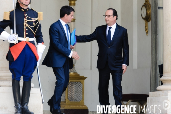 François Hollande reçoit Claude Bartolone  après le Brexit