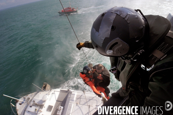La flottille 33F de la Base Aéro Navale de Lanvéoc-Poulmic assure les missions de sauvetage en mer, assistance aux bâtiments en détresse et évacuation sanitaire