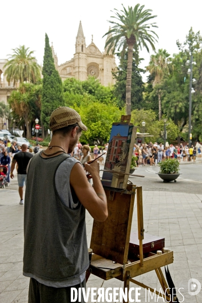 Illustration Aout2016.Artiste peintre pres de la cathedrale de Palma de Majorque