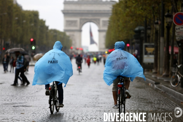 Journée sans voitures sur les Champs Elysées