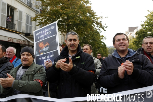 Manifestation de policiers place de la République