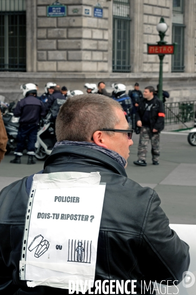 Marche de la colere policiere et citoyenne, place de la Republique