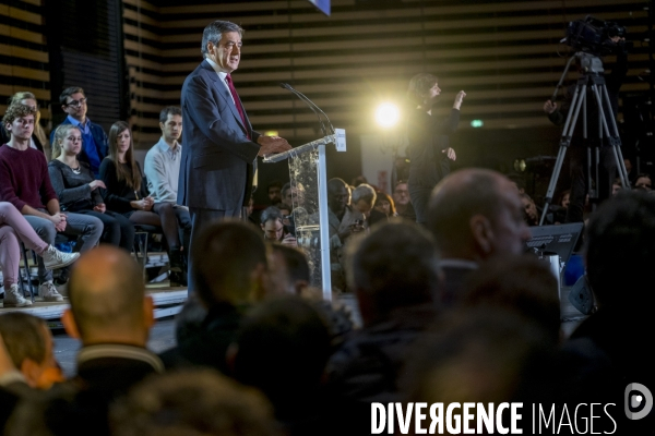 Meeting de François Fillon pour les élections primaires de la droite.