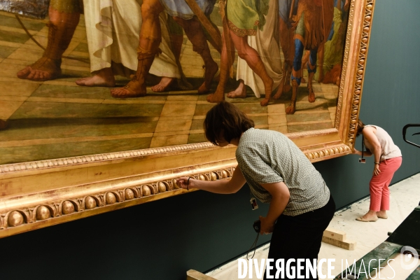 Le Louvre. Réaccrochage après travaux dans les salles des peintures françaises du XVIIème siècle.