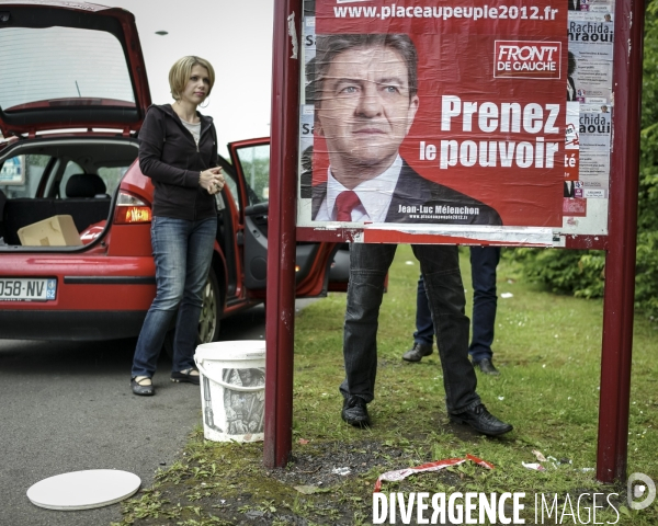 Campagne legislative de Jean-Luc Melenchon - collage d affiches