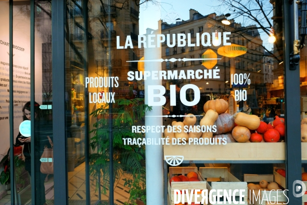 Illustration Decembre2016.Un magasin Biocoop.Premier reseau de magasins bio en France.Slogan ? Pour une consom   action responsable