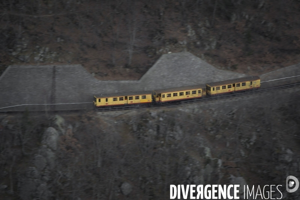Le train jaune un hiver sans neige
