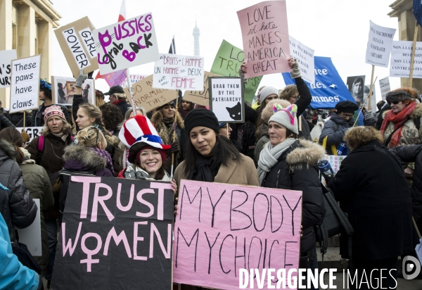 La   Marche des femmes  pour protester contre les propos misogynes et racistes de Donald Trump et défendre les droits des femmes.