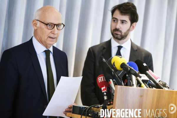 Conférence de presse des avocats de François FILLON et de son épouse Pénélope pour déclarer la non-compétence du Parquet National Financier dans l affaire des emplois présumés fictifs.