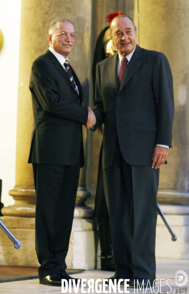Jacques Chirac recoit le secretaire general de l  OCI.