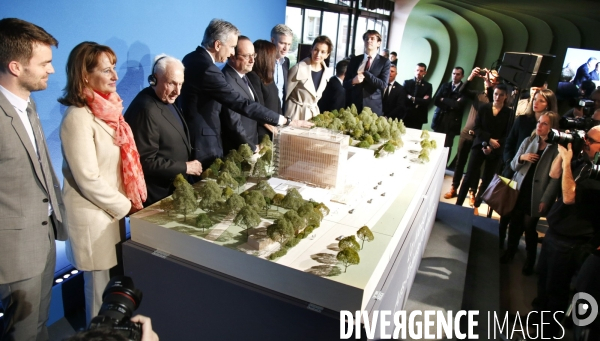 Conférence de presse pour le projet de la Maison LVMH - Arts Talents Patrimoine au bois de Boulogne avec Francois Hollande, Bernard Arnault et Franck Gehry