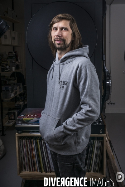 Portrait de pedro winter, dj et producteur.