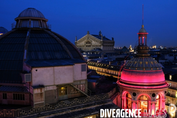Illustration Mars 2017.Vue nocturne de l opera Garnier depuis la terrasse du Printemps