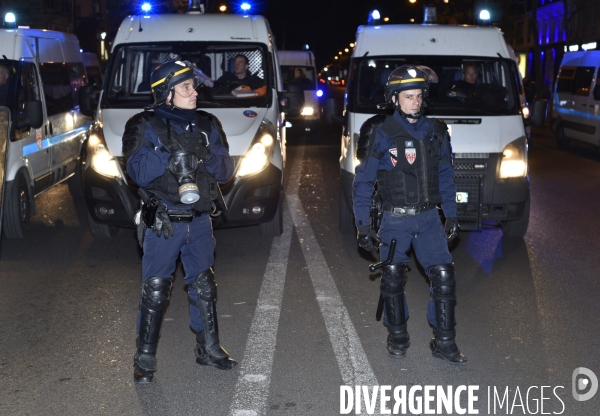 Nuit des barricades contre la montée du Front National en France.
