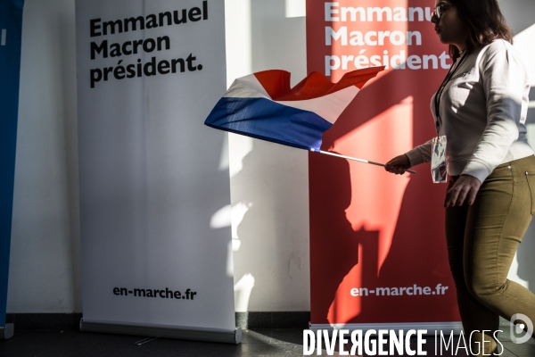 Ambiance avant 20h QG Macron 1er tour Présidentielle