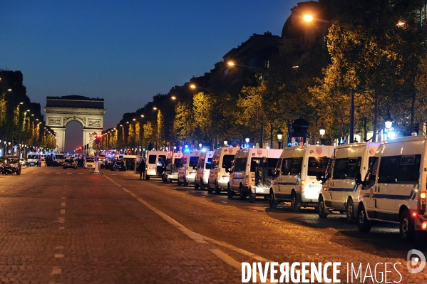 Paris , Attentat terroriste sur les Champs-Elysées