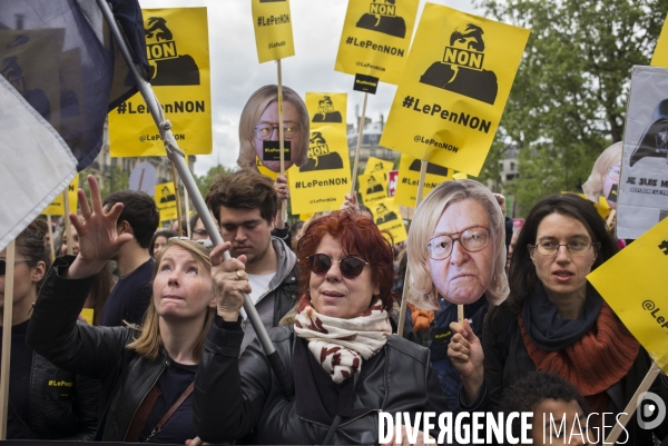 Manifestation anti le pen a l occasion du defile du 1er mai a paris.