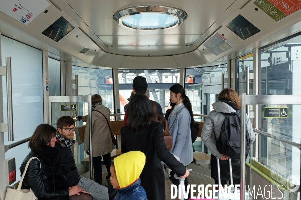 Le premier téléphérique français a vocation urbaine, culmine a 65 mètres de hauteur au dessus du Penfeld et de l arsenal de la marine nationale