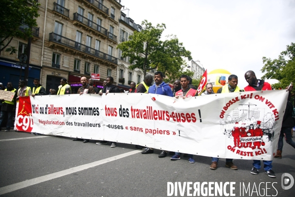 Manifestation du 1er mai 2017, Paris. CGT. Régularisation des travailleurs, travailleuses sans papiers
