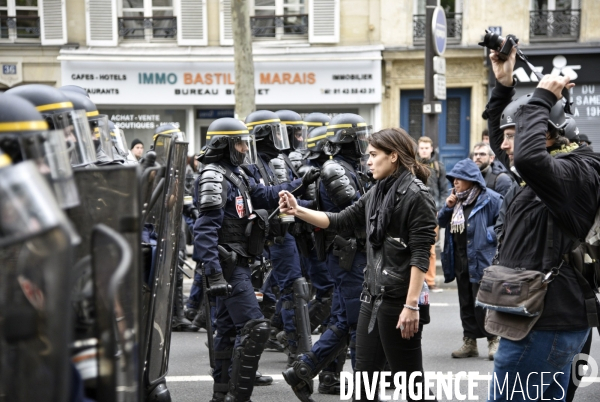 Manifestation anticapitaliste du Front social à Paris.