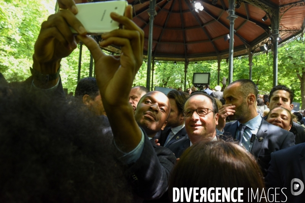 Emmanuel Macron et François Hollande assistent au XIIème journée des mémoires de la traite de l esclavage