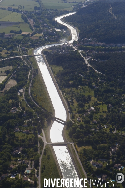 Vue aérienne de Rognes Venelles et du Puy-Sainte-Réparade