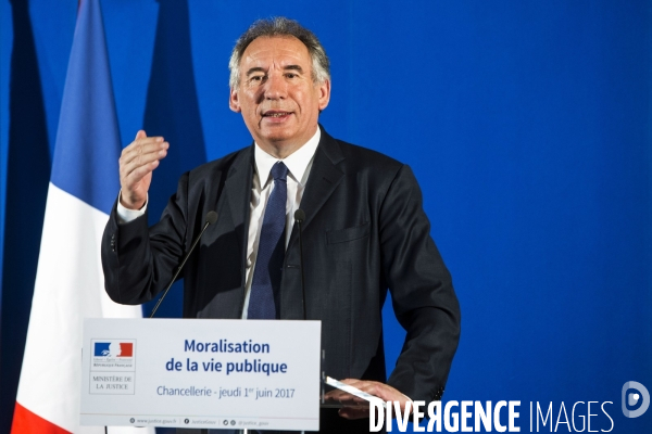 François BAYROU présente son projet de loi de moralisation de la vie politique