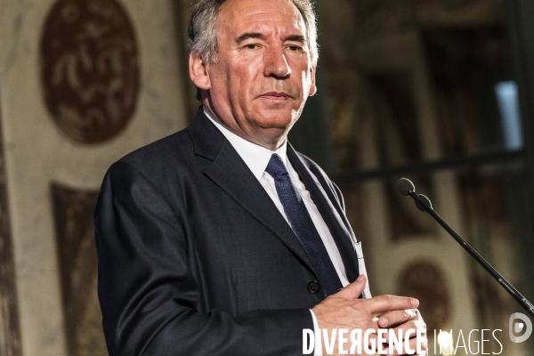 Conférence de presse de François Bayrou.