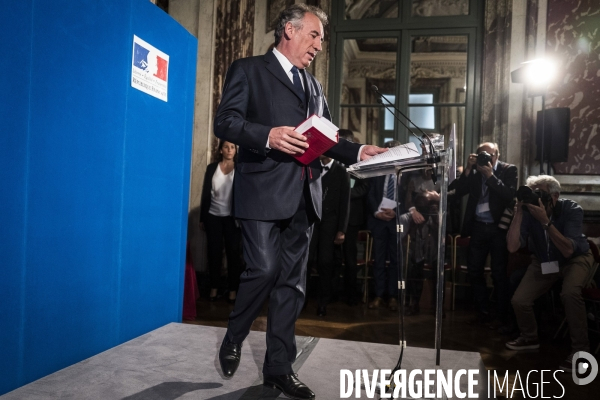 Conférence de presse de François Bayrou.