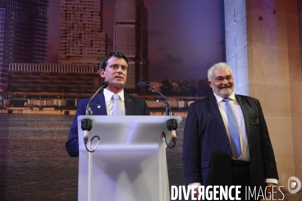 Manuel Valls remet la légion d Honneur à Marc PIETRI le président de Constructa