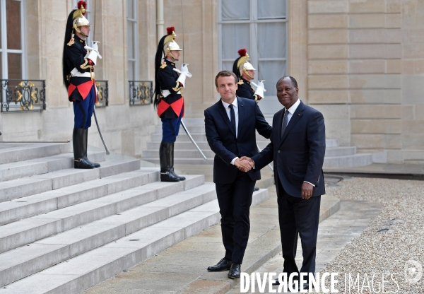 Emmanuel Macron reçoit Alassane Ouattara