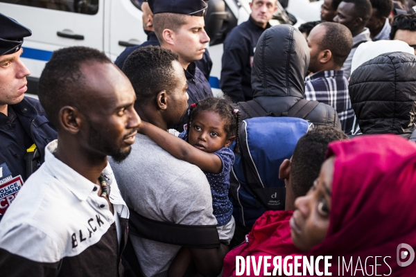Evacuation des campements de migrants, porte de la Chapelle.