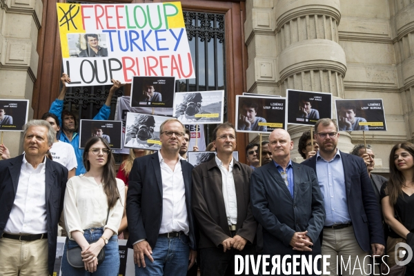 Rassemblement de soutien au journaliste Loup BUREAU détenu en prison en Turquie.