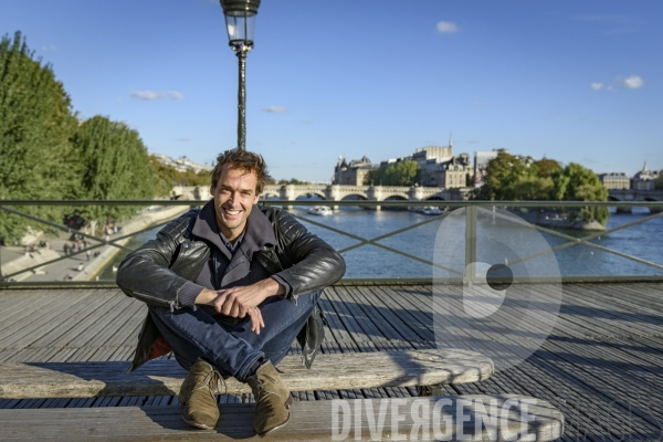 Emmanuel Noblet sur le Pont des Arts à Paris