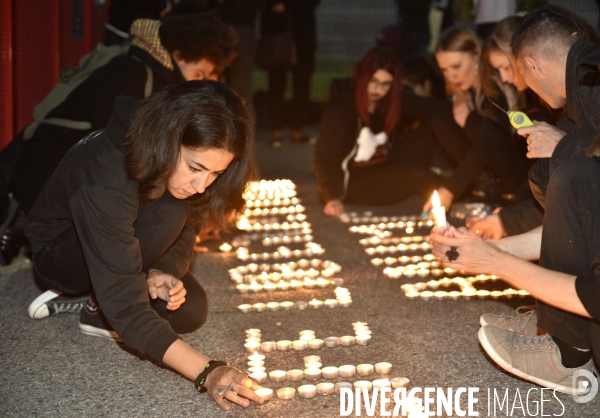 Nuit Debout devant l abattoir Guy Harang à Houdan. No slaughterhouses.