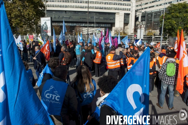 Mobilisation des foncionnaires devant Bercy