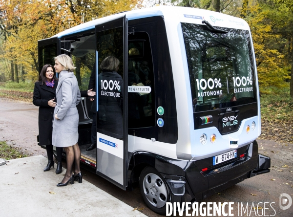 Une nouvelle navette électrique autonome sans chauffeur au bois de Vincennes.