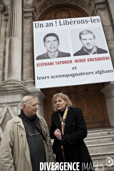 Rassemblement marquant un an de captivité en Afghanistan pour les journalistes Hervé Ghesquière et Stéphane Taponier