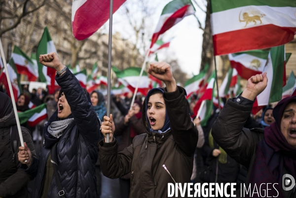Manifestation sur paris de l opposition iranienne suite aux manifestations en iran.
