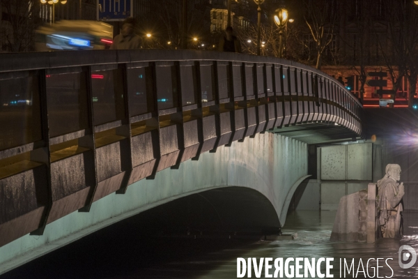 Paris la Seine en crue le 26 janvier 2018 au soir
