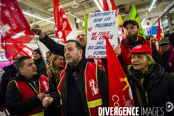 Rassemblement des salariés de Carrefour.