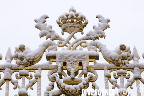 Le parc du Château de Versailles sous la neige.