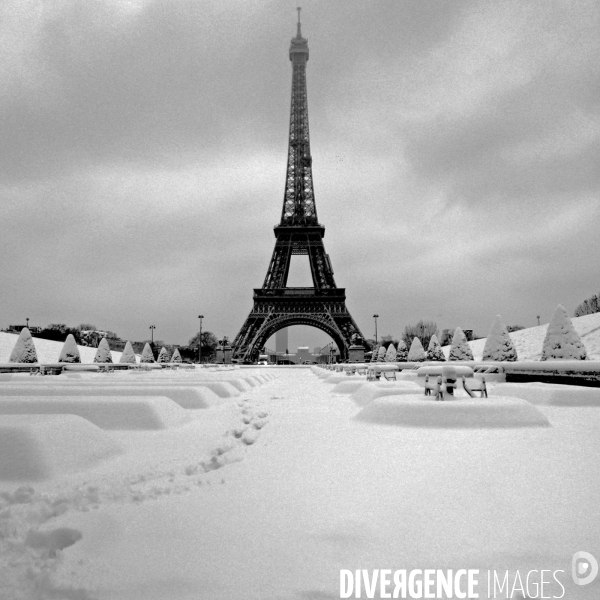 Neige à Paris. Snow in Paris.