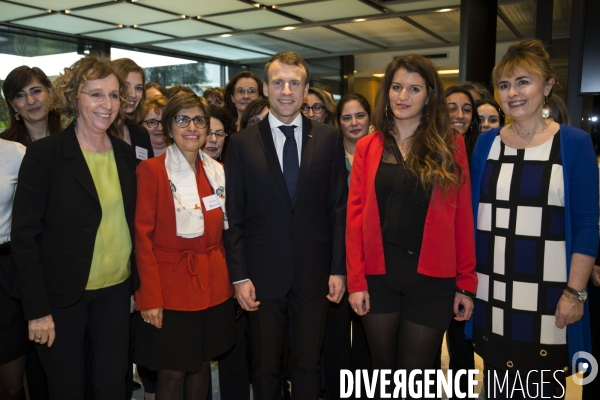 Dans le cadre de la Journée internationale des Droits des femmes le président Emmanuel MACRON rend visite à l entreprise Gecina