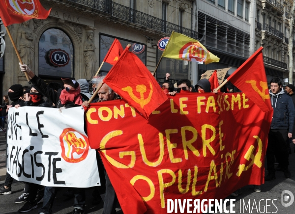 Manifestation AntiFaciste à Marseille