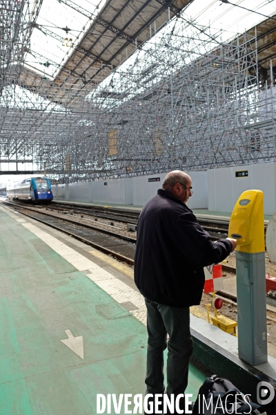 A la gare d  Austerlitz durant la gréve nationale des cheminots